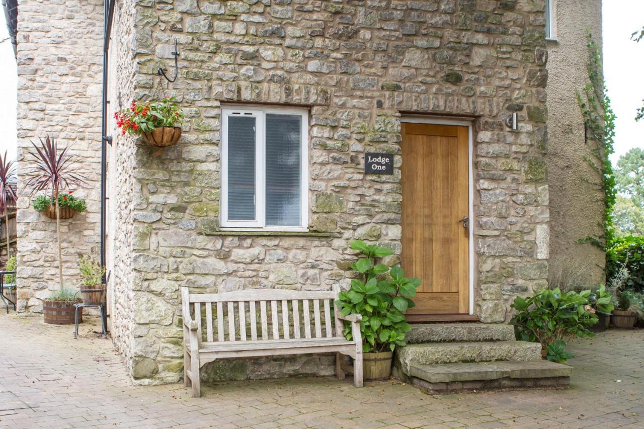 Romneys Apartments & Suites Kendal Exteriör bild